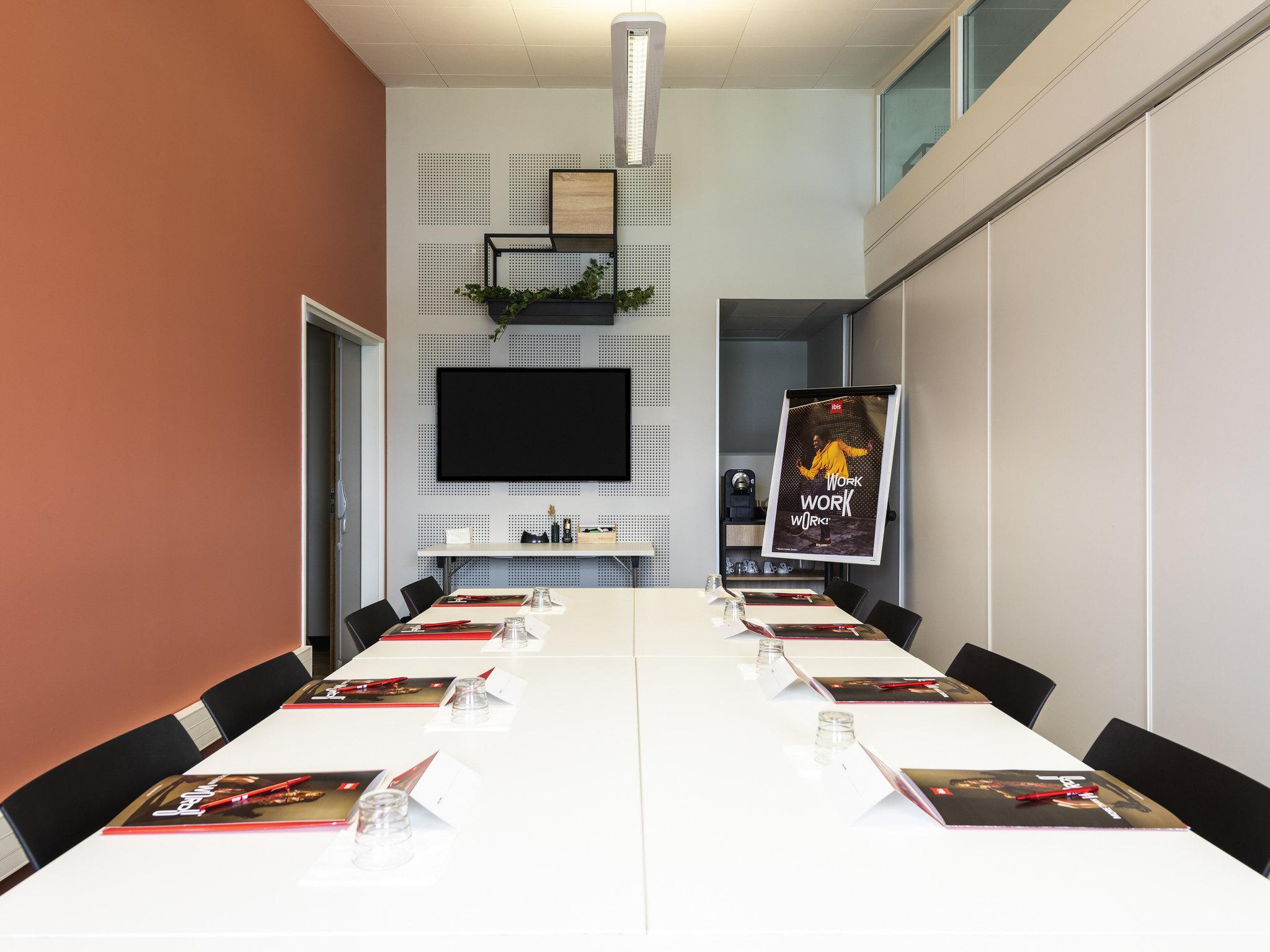 Ibis Lyon Sud Oullins 호텔 외부 사진